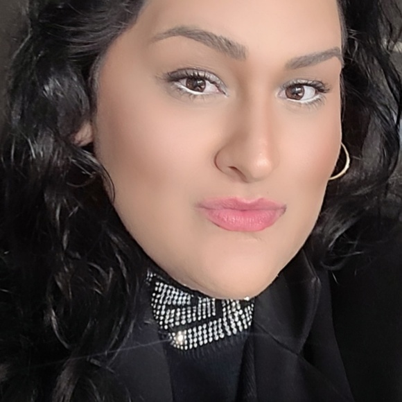 Meet your Posher, Patti - Picture 1 of 1